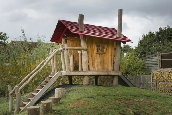 Casa de juegos de madera para niños —  Fotos de Stock