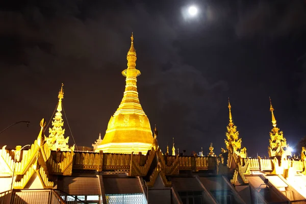 View Sule Pagoda Roundabout Yangon Burma Sule Pagoda Burmese Stupa — Stock Photo, Image