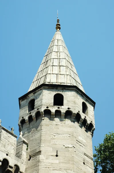 Octagonal spired tower in Istanbul — Stock Photo, Image