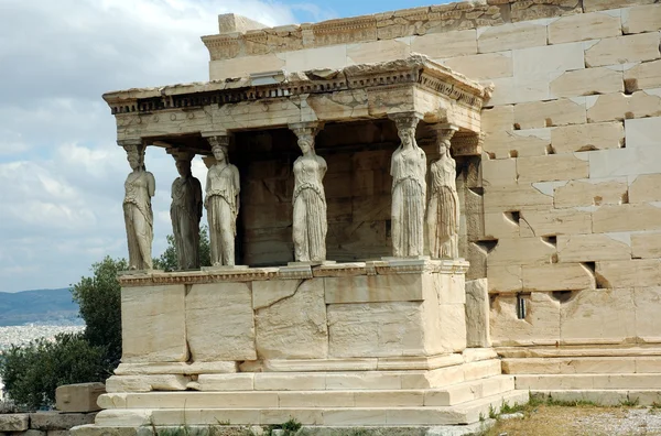 Blick auf Statuen an der Akropolis — Stockfoto