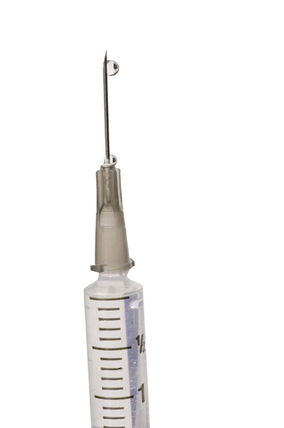 明確な液体のドロップで針の注射器 — ストック写真