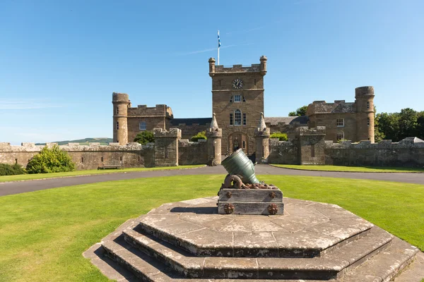 Canhão no castelo de Culzean — Fotografia de Stock