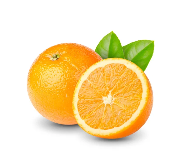 Orange med blad — Stockfoto