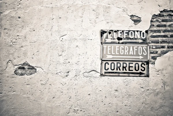 Винтажная испанская табличка — стоковое фото