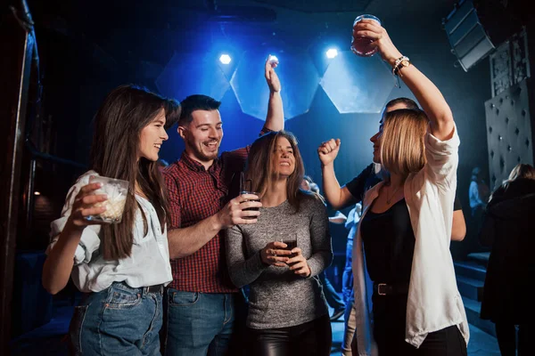 Soyez Pas Timide Montrez Vos Mouvements Des Gens Heureux Dansant — Photo