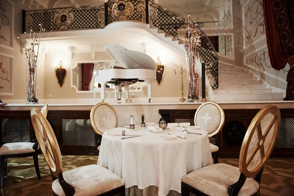 Gezellige Romantische Sfeer Interieur Van Luxe Restaurant Vintage Aristocratische Stijl — Stockfoto