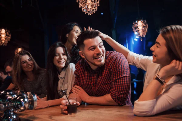 Girl Gives Greetings Friend Beautiful Youth Have Party Together Alcohol — Foto Stock