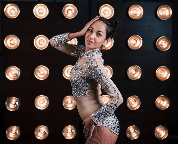 Good Slim Body Beautiful Female Assistant Magician Posing Studio Lights — Stock Photo, Image