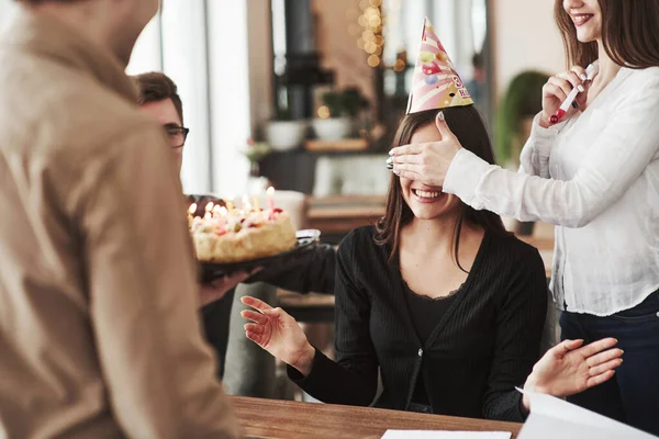 Your Favorite One Employees Have Birthday Today Friendly Coworkers Decides — Fotografia de Stock