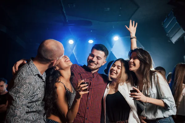 Bald Guy Kisses His Wife Beautiful Youth Have Party Together — Foto Stock
