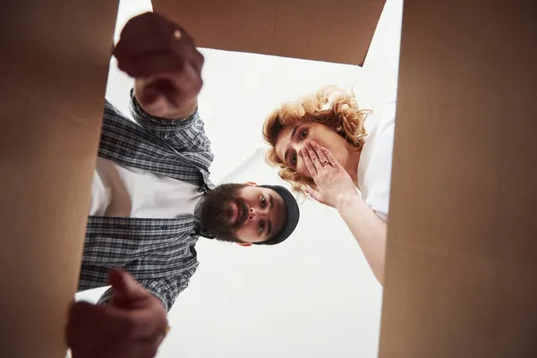 Voelt Geschokt Gelukkig Stel Samen Hun Nieuwe Huis Beweging — Stockfoto