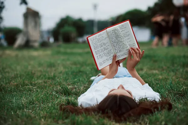 Reading Some Notes Girl Lying Green Grass Have Rest — Stock Photo, Image