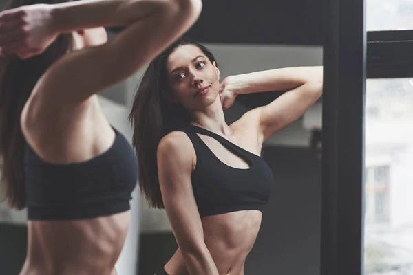 Satisfid Results Training Particle View Hot Slim Body Type Girl — Fotografia de Stock
