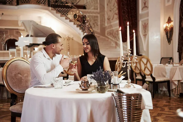 Deze Avond Voor Jou Mooi Koppel Hebben Romantisch Diner Luxe — Stockfoto