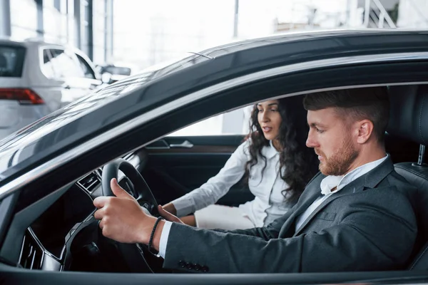 What Feature Lovely Successful Couple Trying New Car Automobile Salon — Stock Photo, Image