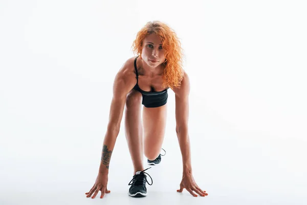 Having Exercise Redhead Female Bodybuilder Studio White Background — Stock Photo, Image