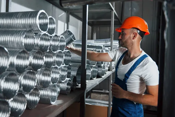 Juiste Volgorde Man Uniform Werkt Aan Productie Industriële Moderne Technologie — Stockfoto