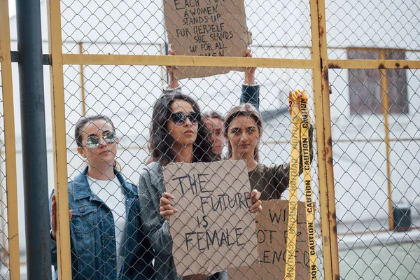 Şehir Merkezi Bir Grup Feminist Kadın Dışarıda Hakları Için Protesto — Stok fotoğraf