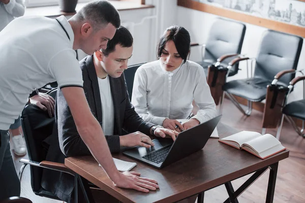 Smart People Manager His Team Working New Project Classroom — Stock Photo, Image