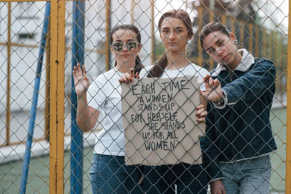 Ödevden Alıntı Yap Bir Grup Feminist Kadın Dışarıda Hakları Için — Stok fotoğraf