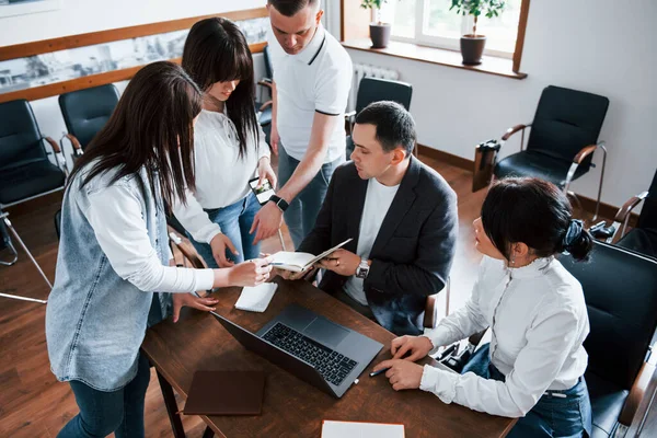 Check Results Business People Manager Working New Project Classroom — Stock Photo, Image