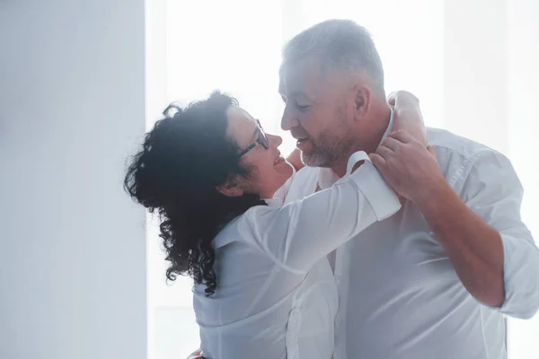 Senior Man His Wife White Shirt Have Romantic Dinner Kitchen — Stock Photo, Image