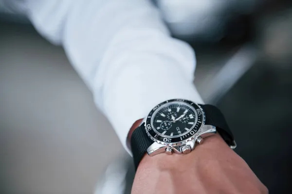 Close Photo Man Hand Suit Luxury Watch — Stock Photo, Image