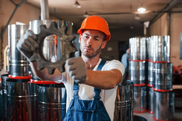 Parte Construcción Hombre Uniforme Trabaja Producción Tecnología Industrial Moderna — Foto de Stock