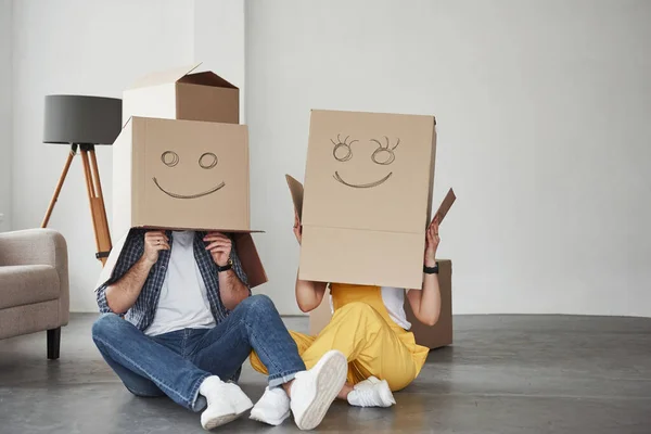 Smiley Foto Dozen Gelukkig Stel Samen Hun Nieuwe Huis Beweging — Stockfoto