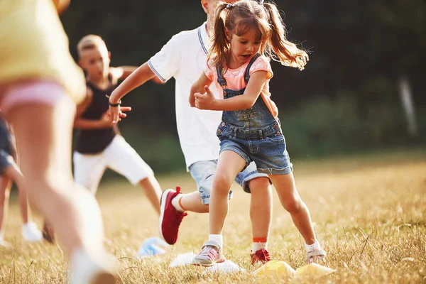 Obstacles Kids Running Field Sunny Day Conception Healthy Lifestyle — Stock Photo, Image