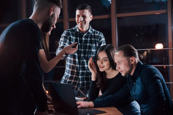 Trevligt Att Arbeta Med Dig Teamet Unga Affärsmän Har Del — Stockfoto