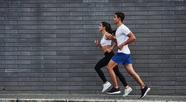 Estilo Vida Saludable Hombre Mujer Tienen Día Fitness Corriendo Ciudad —  Fotos de Stock