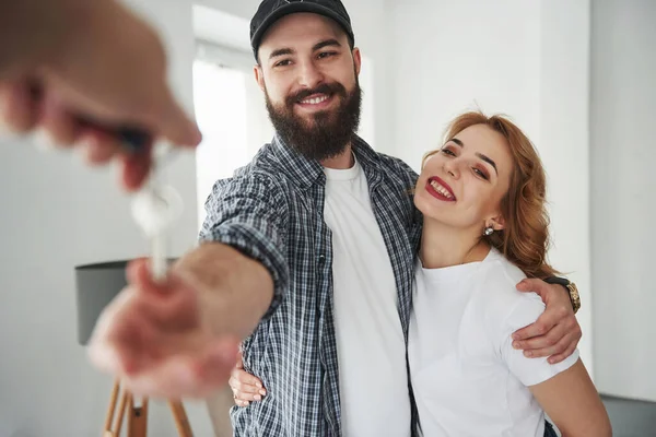 Agora Tua Casa Casal Feliz Juntos Sua Nova Casa Concepção — Fotografia de Stock