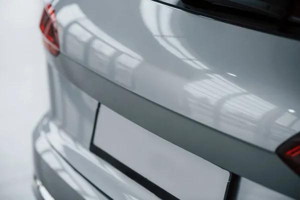 Baú Automóvel Vista Partículas Moderno Carro Branco Luxo Estacionado Dentro — Fotografia de Stock