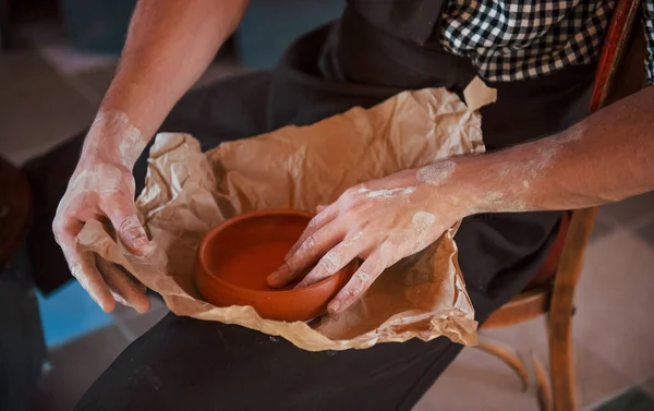 Close Foto Van Keramist Verpakkingen Zijn Verse Product Het Papier — Stockfoto