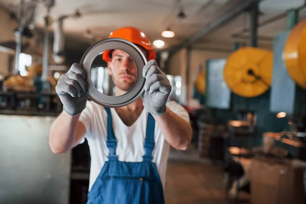 Mostra Dettaglio Che Fanno Dall Acciaio Uomo Uniforme Lavora Alla — Foto Stock