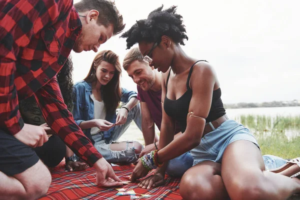 Groupe Personnes Pique Niquent Sur Plage Amusez Vous Bien Week — Photo