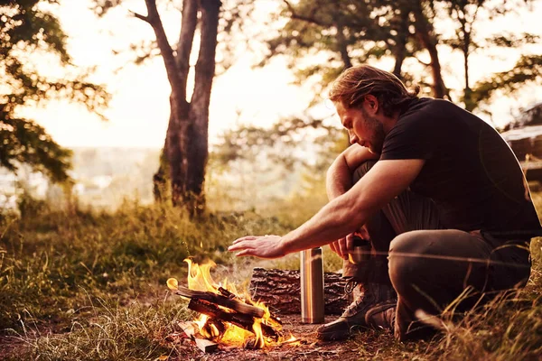 Man Black Shirt Campfire Forest His Weekend Time — Stock Photo, Image