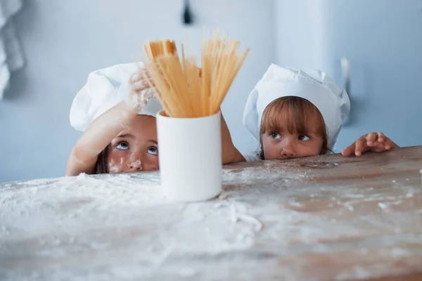 Having Fun Spaghetti Family Kids White Chef Uniform Preparing Food — Stock Photo, Image