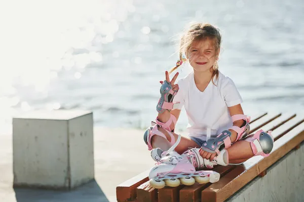 Cute Little Girl Roller Skates Outdoors Lake Background — Stock Photo, Image