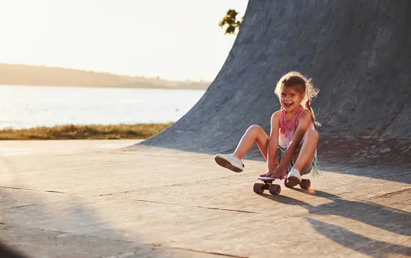 Sits Skate Sunny Day Kid Have Fun Ramp Cheerful Little — Stock Photo, Image