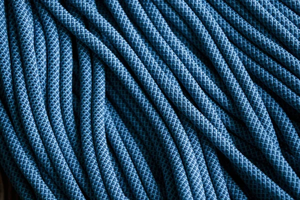 Liny Którym Można Zaufać Wiele Niebieskich Węzłów Dla Sprzętu Sportowego — Zdjęcie stockowe