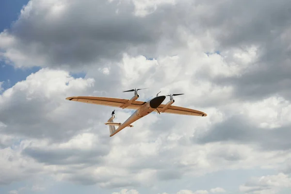Modern Small Remote Controlled White Colored Plane Flying Sky — Stock Photo, Image
