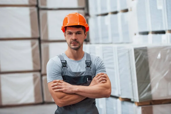 Portret Van Jonge Arbeider Unifrorm Magazijn — Stockfoto