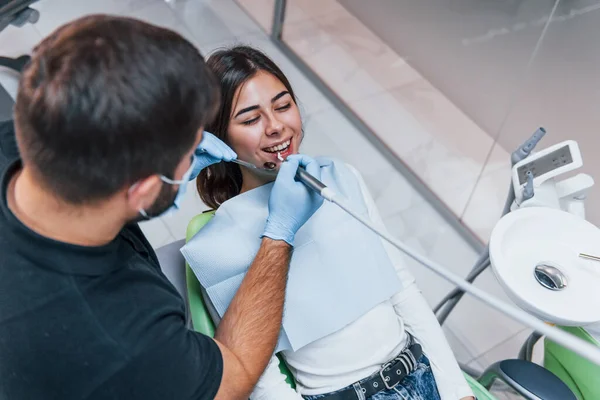 Junge Erwachsene Frauen Besuchen Die Zahnarztpraxis Konzeption Der Stomatologie — Stockfoto