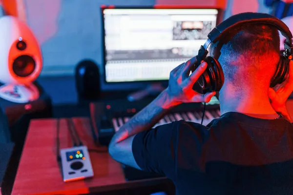 Professional Sound Engineer Working Mixing Music Indoors Studio — Stock Photo, Image