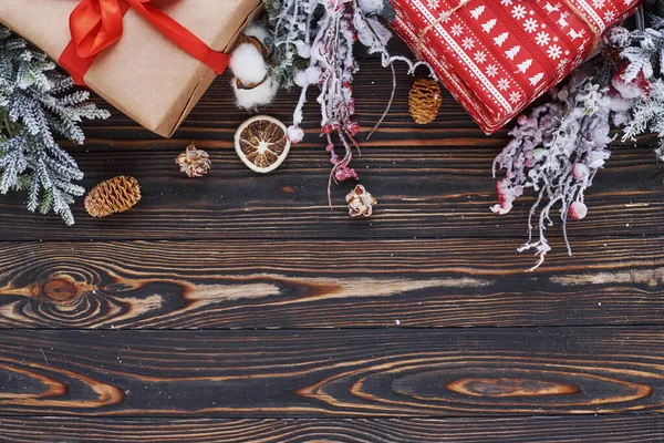 Schöne Geschenkboxen Blick Von Oben Auf Weihnachtliche Festumrahmung Mit Neujahrsdekoration — Stockfoto