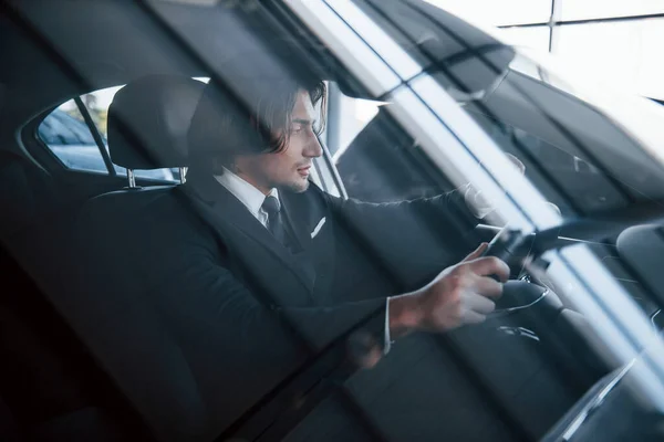 Young Businessman Black Suit Tie Driving Modern Automobile — Stock Photo, Image