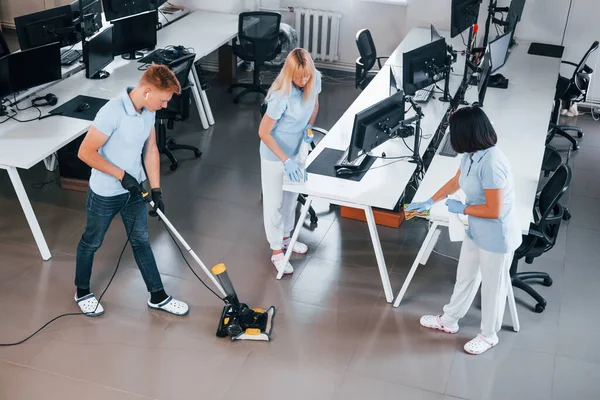 Cleans Floor Group Workers Clean Modern Office Together Daytime — Stockfoto