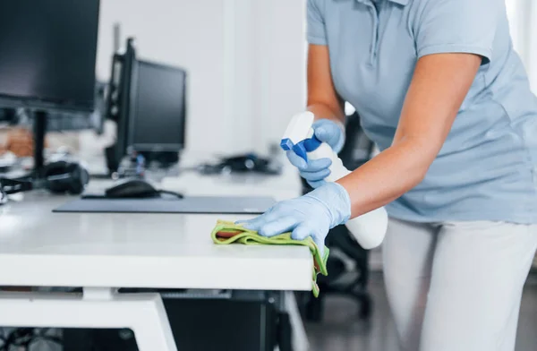 Close View Woman Protective Gloves Cleaning Tables Office — Zdjęcie stockowe